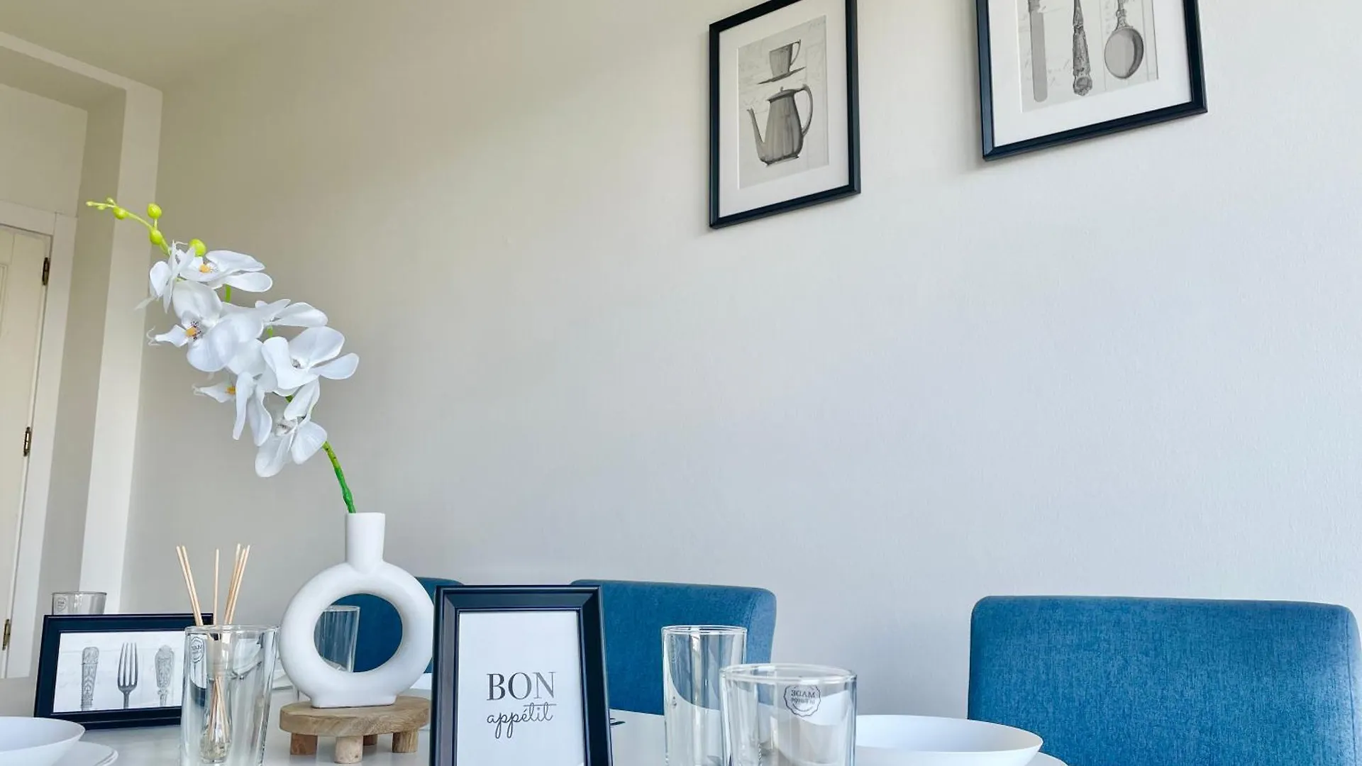 Central Large Apartment With Balcony Vienna