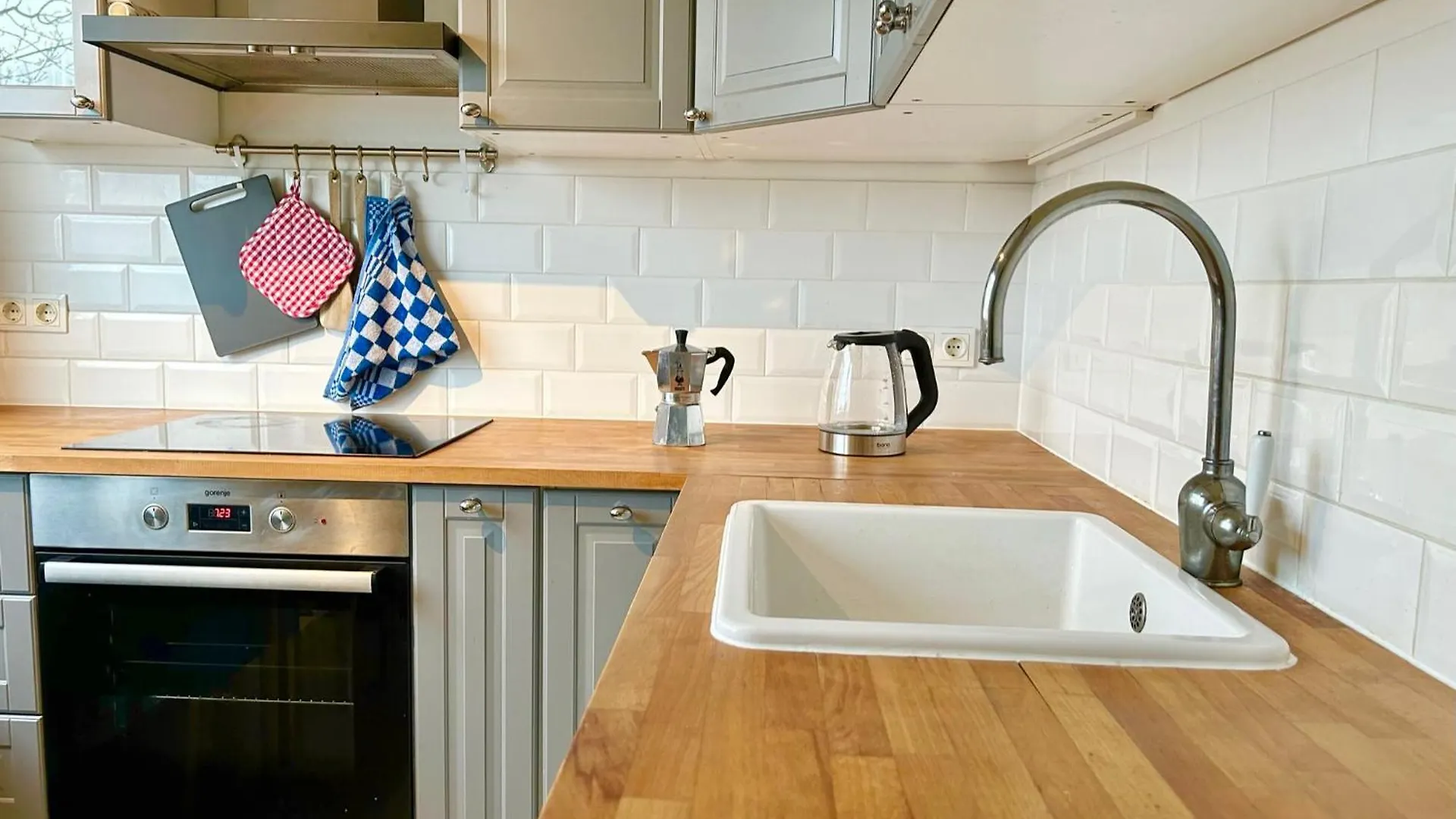 Central Large Apartment With Balcony Viena