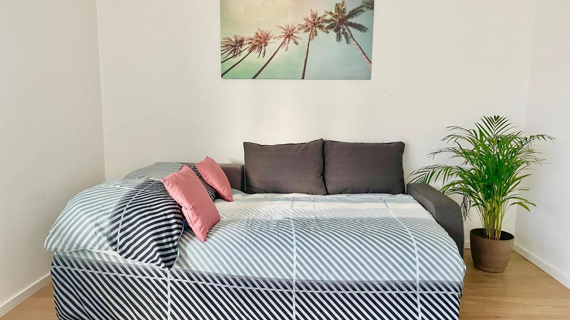 Central Large Apartment With Balcony Vienna 0*,  Austria